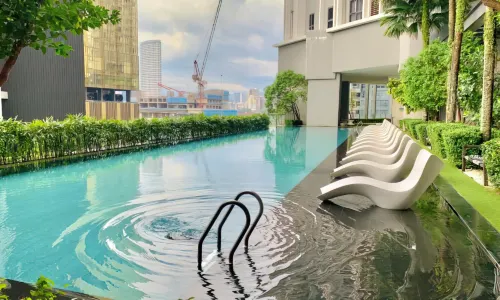 Twin Towers View The Mews