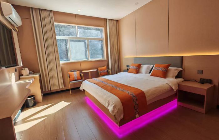 Xiping Riverside Hotel