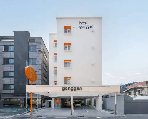 Gyeongju Hotel Gonggan Hotels near Cheonmachong