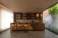 No Summer, Standing·Luli | Sum·Less Highland Private Courtyard with Oxygen-Rich Scenic Stay - bar