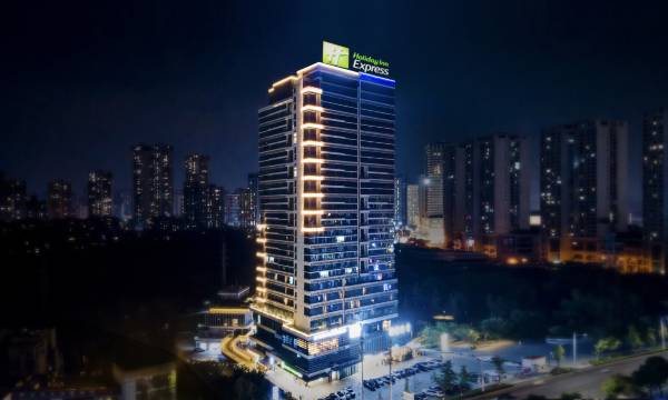 Holiday Inn Express Chongqing West Railway Station