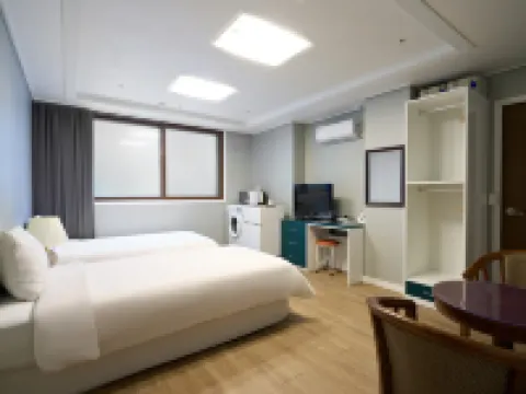 Yeongdeungpo VIP Hotel Hotels near Singil Station