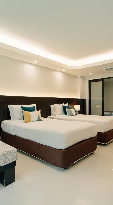 ห้องเตียงคู่เชื่อมกับสระว่ายน้ำ