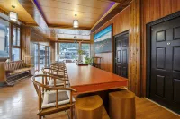 Shanye Homestay (Jingmai Temple Dapingzhang Ancient Tea Forest) - balcony