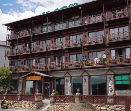 Hillside Mercure Zixing Отели рядом с достопримечательностью «Dongjiang Lake Phoenix Island Scenic Area»