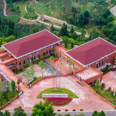 Mengdingshan Academy for Cooperative Development Hotels near Niunianping Miles Sightseeing Tea Garden