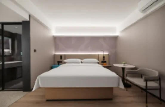 Borrman Hotel (Zhanjiang Dingsheng Plaza North Railway Station)