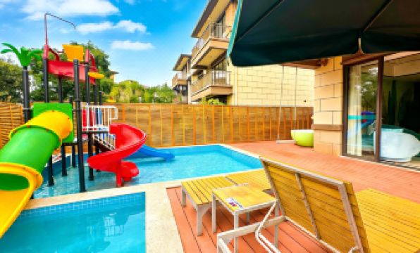 Yujian Holiday Villa (Midea Egret Lake Branch, Foshan)