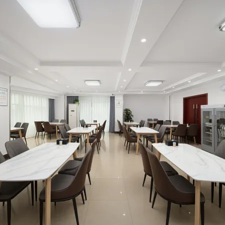 GreenTree Inn (Anqid Railway Passenger Transport Center Station 7th Street Fuyang Hotel)