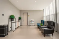 Homeinn Selected Hotel (Feicheng Taixi Avenue Long Distance Bus Station)