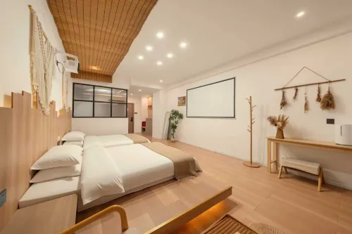 Nanwu Chushe · Xiaozhan (Xinhualian Square Branch)