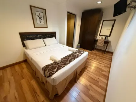 Royal Queenspark Hotel