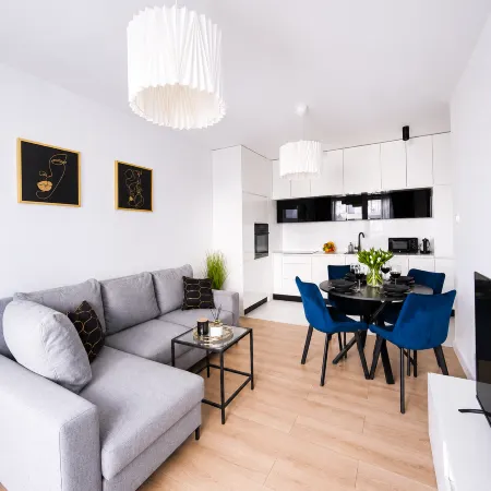 Lumina stylish 3-room apart with balcony