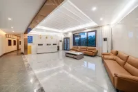 Meizhou Xingning Fulai Deng Resort Hotel (Xihewan 4A Scenic Spot) - Pet Friendly