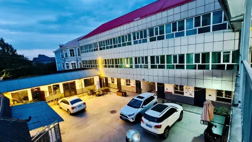 Shiguangli Homestay (Yining International Airport Yining Railway Station) - Airport Shuttle