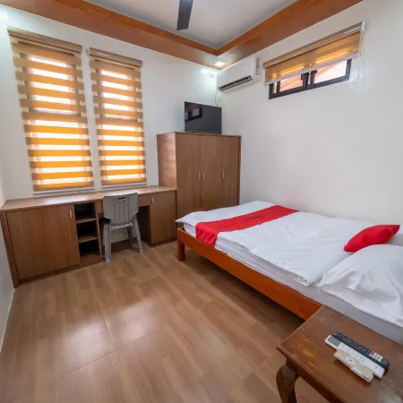 RedDoorz @ Alquiza Residences Parañaque