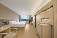 JI Hotel (Changbai G331 National Highway Changbai Port) - parking