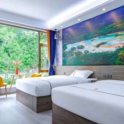 Huanglong Chengxi Hotel Hotels near Brilliant Flying Waterfall