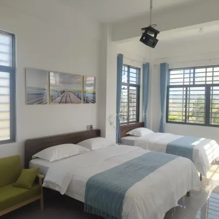 Xingtao Riverside Hotel (Lingshui Mangrove National Wetland Park)
