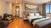 Front One HK Resort Simpang Lima Semarang - موقف سيارات