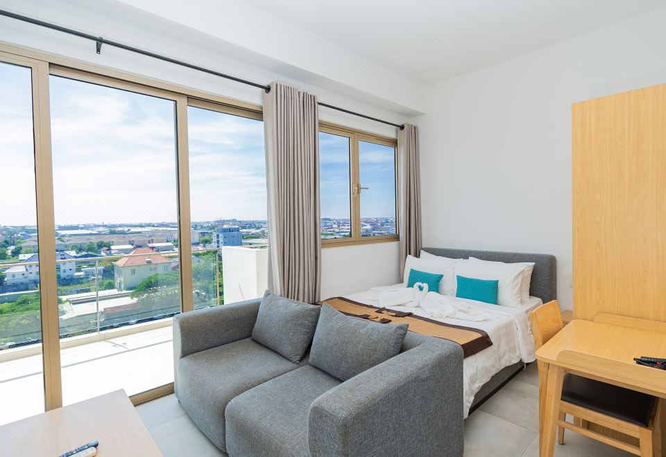 1. 85 소호 호텔..