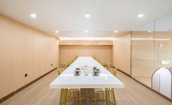 Dequan Luxury Hotel (Wangjingqiao, National Exhibition Center)