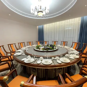 Vienna International Hotel (Chongqing Pengshui Liangjiang Plaza)