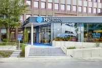 H2 Hotel Düsseldorf Seestern Hotel dekat Rheinuferpromenade