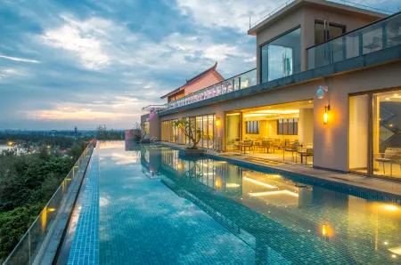 Sheraton Maoming Romantic Beach Resort Отели рядом с достопримечательностью «Bohegang»