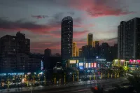 Zhuhai Xiangjiang Weike Hotel (Gongbei Port Lovers South Road Branch)