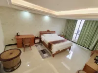 Wuhua Weilong Hot Spring Hotel Hotels near Huacheng Railway Station