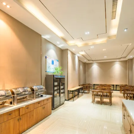 Zhengyi Exquisite Hotel (Nanyang Railway Station Beijing Road)