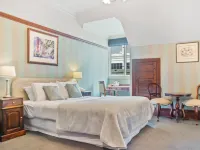 Wellesley Boutique Hotel Hotels near Plimmer Steps