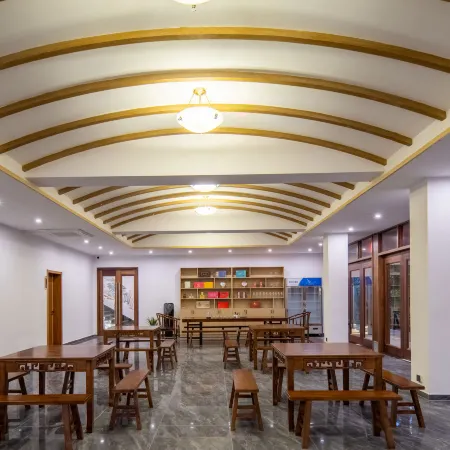 Floral Hotel· Lushan Yuyuan Pavilion Hotel (Lushan Love Guanyin Bridge Store)