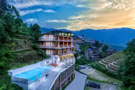 Yunxi Shang Viewing Homestay (Longji Terraces Thousand-Floor Sky Ladder Observation Deck) Отели рядом с достопримечательностью «Golden Buddha Peak View Point»