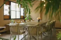 Huashinian Flower Art Life Aesthetics Designer Hotel