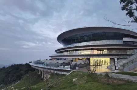 Wangmangling Yunshang Hotel Отели рядом с достопримечательностью «Wangmangling Mountain Scenic Spot»