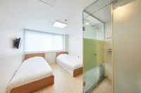 123 Hostel - 送迎