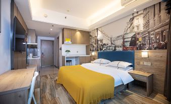 Lakeview Peninsula Hotel (Zhengzhou Longzihu University Town Subway Station)