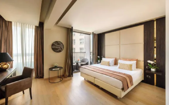 The Square Milano Duomo Отели рядом с достопримечательностью «Пьяцца Дуомо - Соборная площадь»