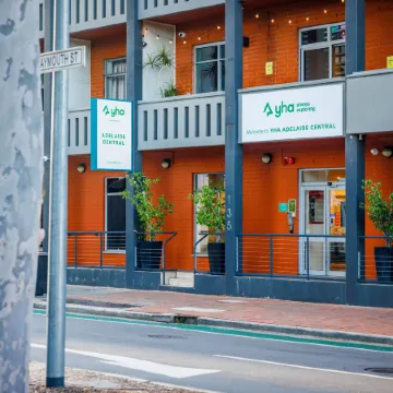 YHA Adelaide Central Отели рядом с достопримечательностью «Площадь Виктория»