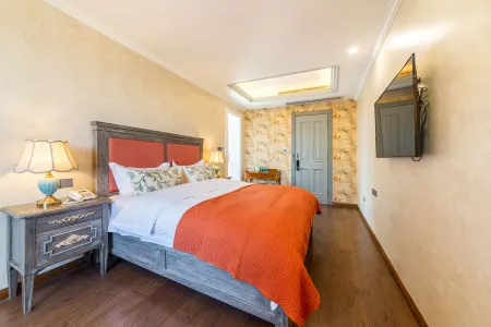 Huangshan Nagu RV Parent-child Italian Light Luxury Holiday Manor (Tunxi Old Street Branch) Отели рядом с достопримечательностью «Huangshan Vocational and Technical College - Department of Industry and Trade»