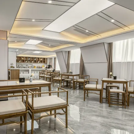 Moshang Qingya Hotel (Guiyang Longdongbao Airport Wushan Valley Branch)
