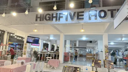 Highfive Hotel Pattaya