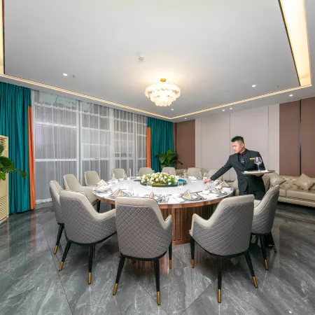 Vienna International Hotel (Yibin Changning High-speed Railway Station)