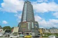 Splendid Entertainment Hotel (Guiyang Xintianzhai Xintian Metro Station Store) Hotels near Luowansanjiang Railway Station