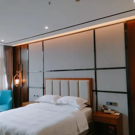 BUND HOTEL