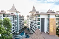 Crystal Palace Luxury Hotel Pattaya - Beach