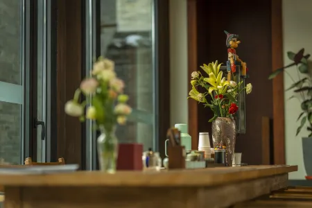 Mubai Jingshe Hot Spring Resort Hotel (Xinzhou Ancient City) Отели рядом с достопримечательностью «Xiurong College»