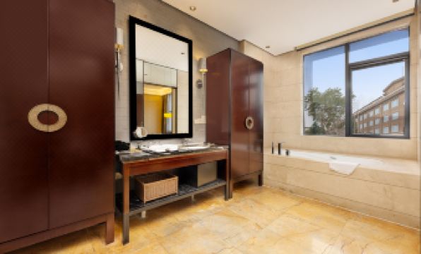 Beijing Jinlin Hotel (Beijing Tiananmen Square Qianmen Subway Station Branch)